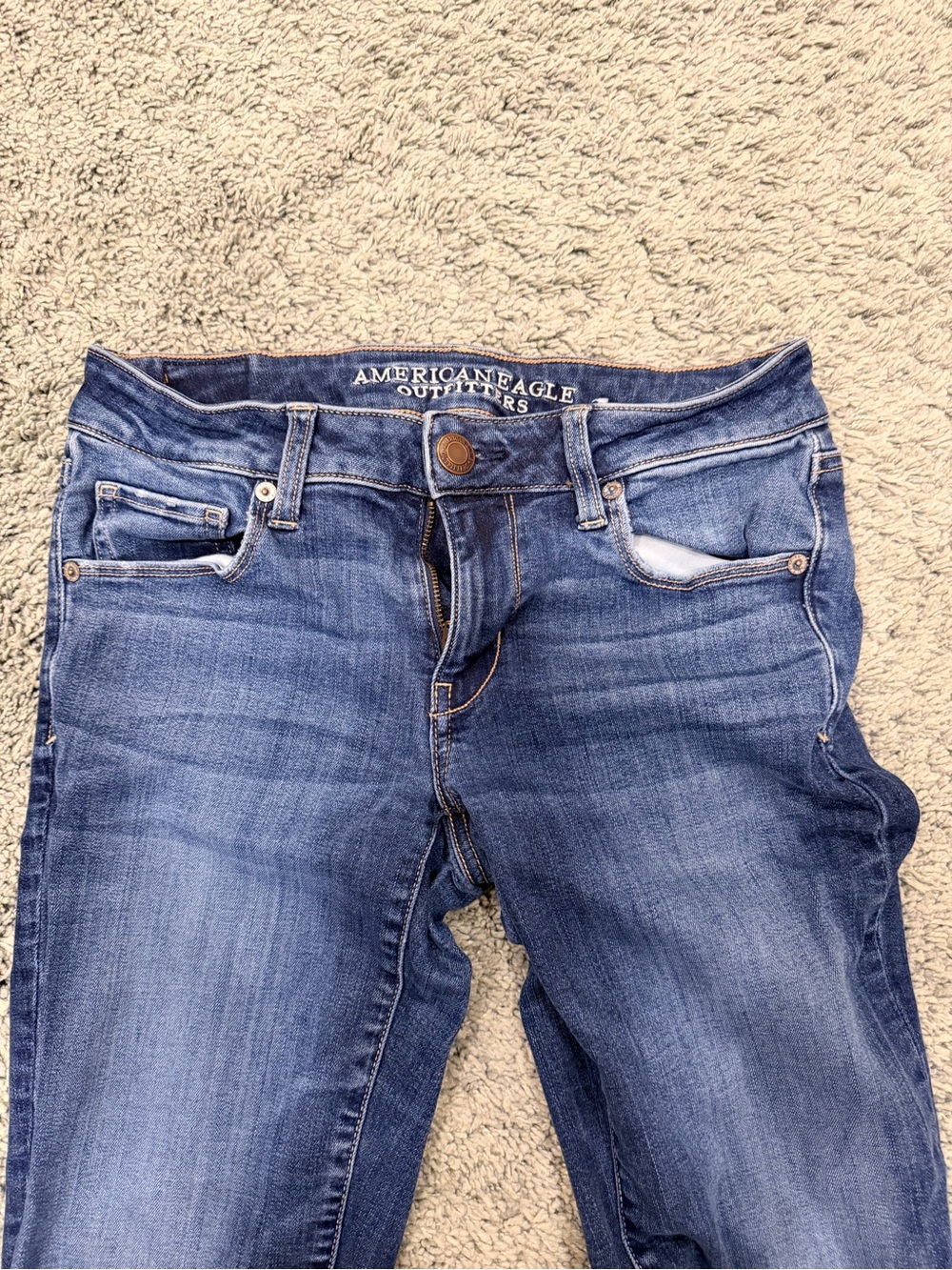 American Eagle Outfitters Skinny Jeans in Medium Blue Wash